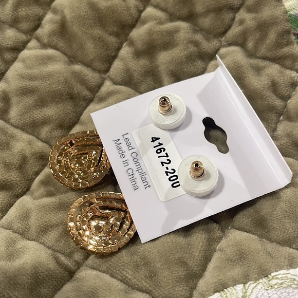 New teardrop dangle earrings - Picture 3 of 3